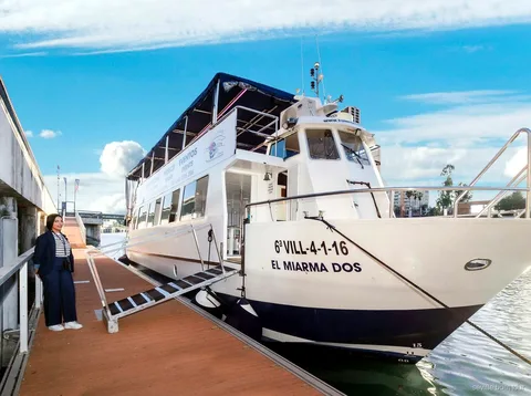 Guadalquivir Dinner Cruise restaurant boat El Miarma Dos on the river in Seville